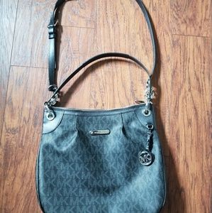 Michael kors messenger crossbody bag